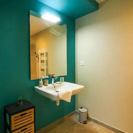 Bella, Jacuzzi Partage & Parking Avec Borne De Recharge Voiture Electrique