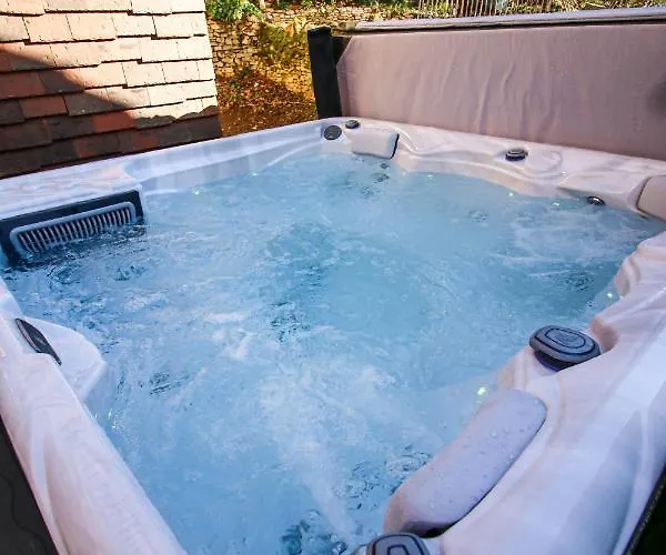 Bella, Jacuzzi Partage & Parking Avec Borne De Recharge Voiture Electrique Lejlighed
