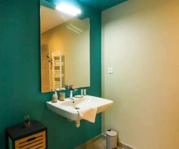 Bella, Jacuzzi Partage & Parking Avec Borne De Recharge Voiture Electrique